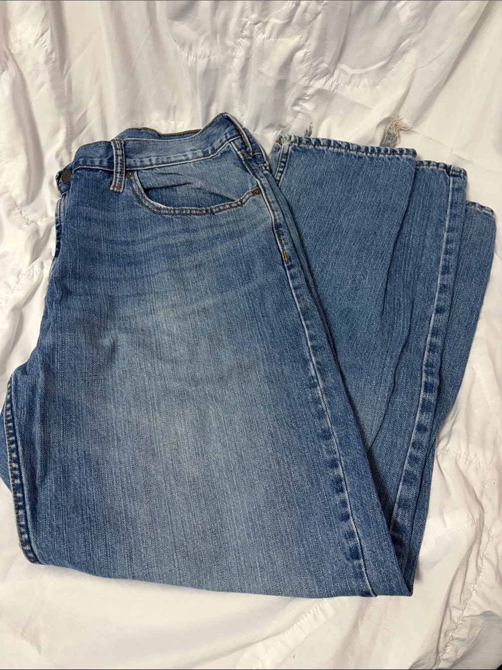 Old Navy Men's Straight Jeans in Light Blue Wash